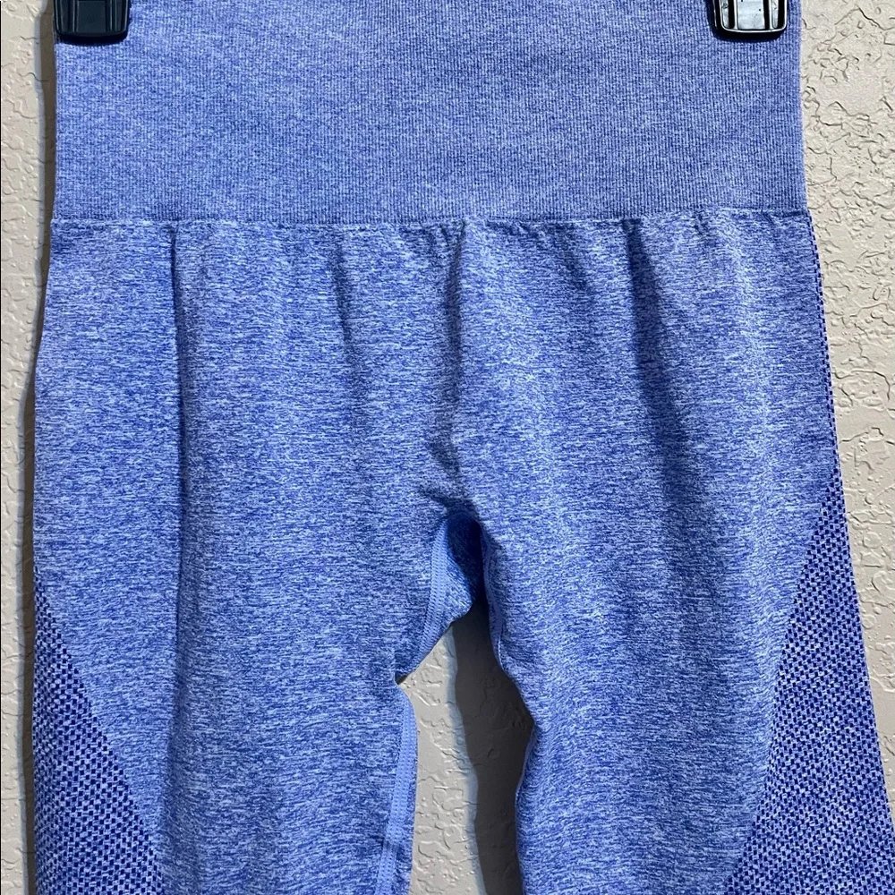 SOLD đźš« High Rise Seamless Leggings - Picture 8 of 12
